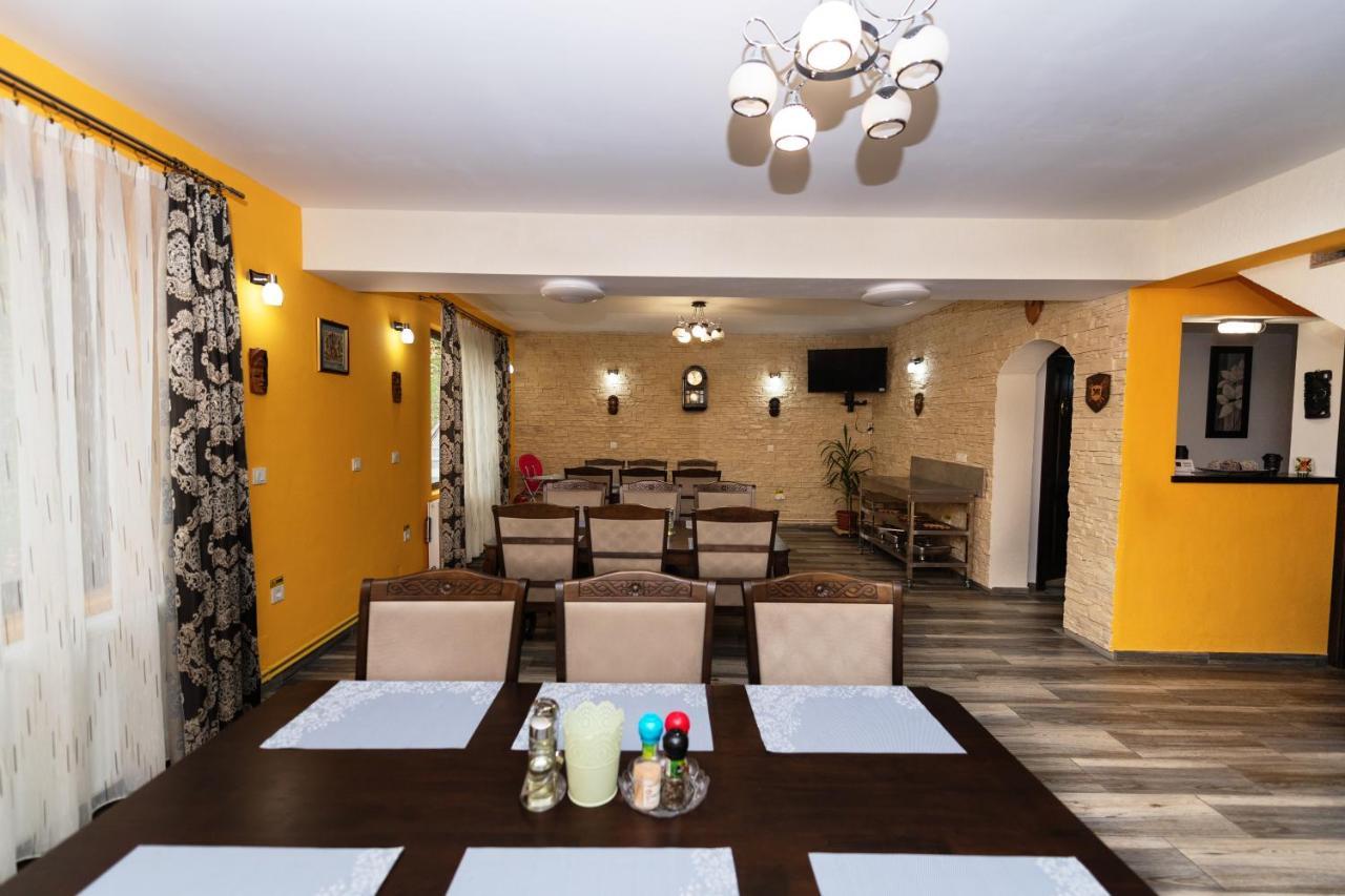 Hotel Stejarul Lui Andrei Izvoarele  Zewnętrze zdjęcie