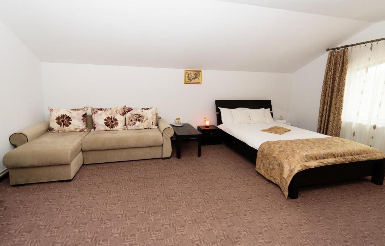 Hotel Stejarul Lui Andrei Izvoarele  Zewnętrze zdjęcie