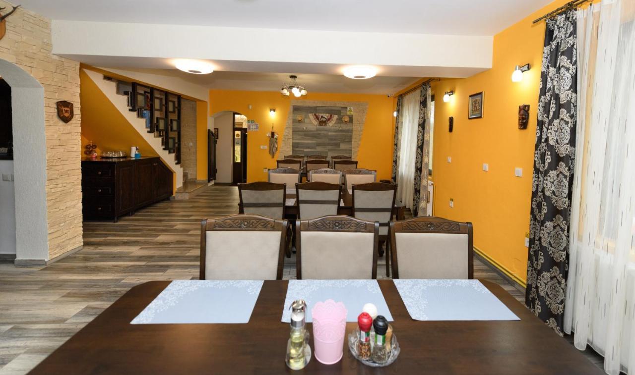 Hotel Stejarul Lui Andrei Izvoarele  Zewnętrze zdjęcie
