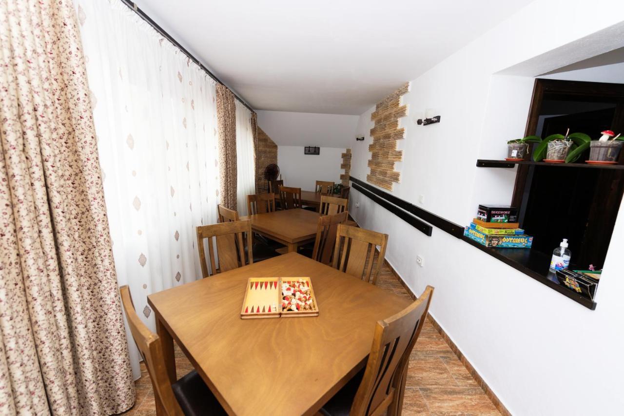 Hotel Stejarul Lui Andrei Izvoarele  Zewnętrze zdjęcie