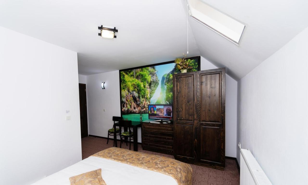 Hotel Stejarul Lui Andrei Izvoarele  Zewnętrze zdjęcie