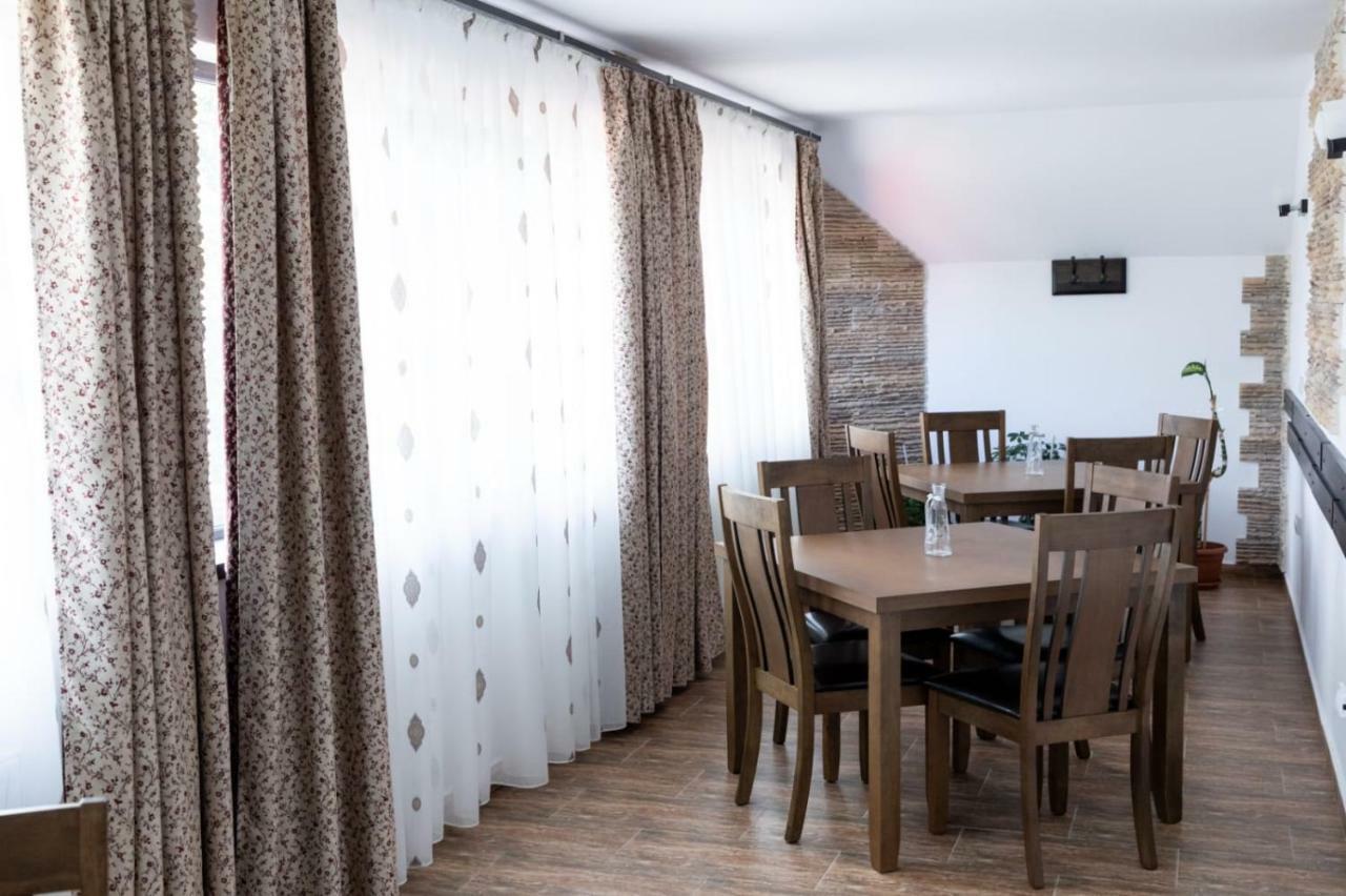 Hotel Stejarul Lui Andrei Izvoarele  Zewnętrze zdjęcie